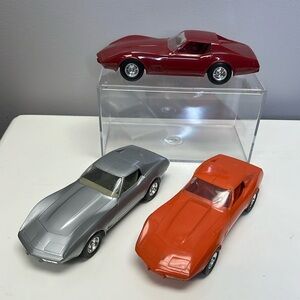 1975 MONOGRAM Red Corvette Sting Ray SNAP TITE Car MODEL KIT Built-Up 1/32